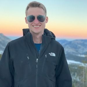 Meet your Posher, Alex